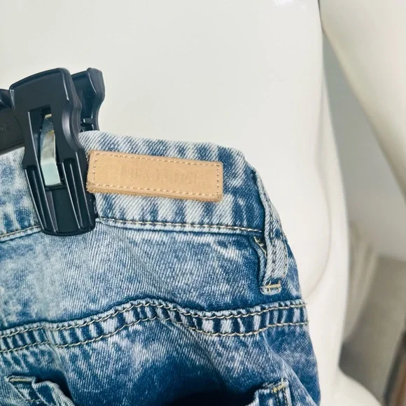 BlankNYC Acid Wash Jeans - Picture 4 of 8